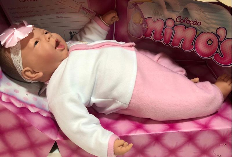 Boneca Coleção Ninos Reborn Menino - Sons de Bebê - Boneca Coleção