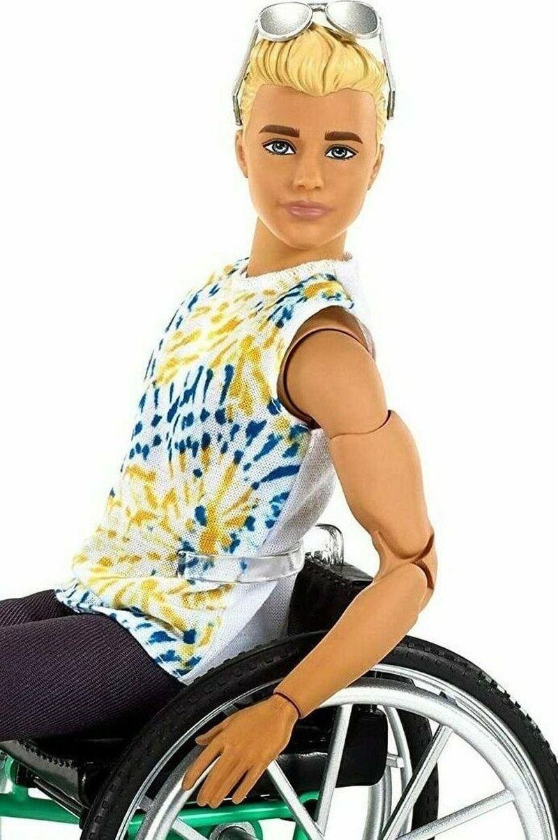 Boneco - Ken - Fashionista - Cadeira de Rodas - Mattel