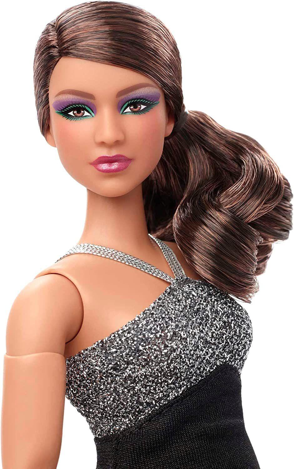 Barbie - Boneca Fashionista morena com cabelo encaracolado e